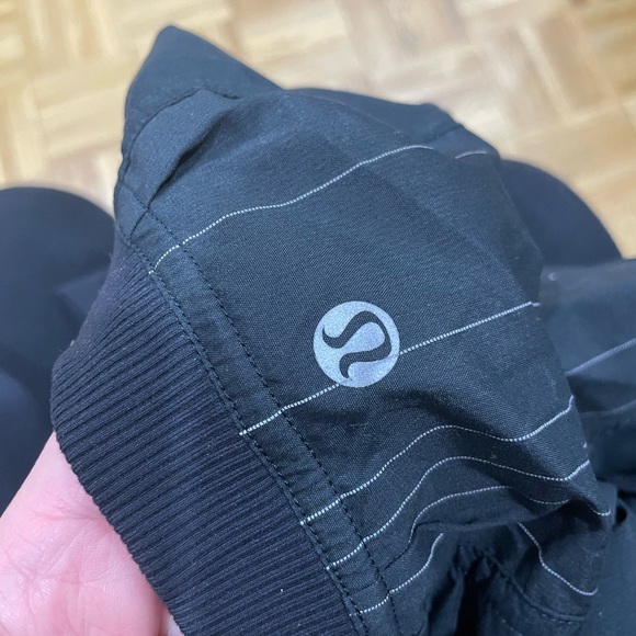 Rare lululemon jacket size 6 - Picture 4 of 5